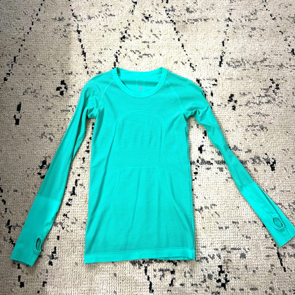 Lululemon Swiftly Tech 2.0 long sleeve top